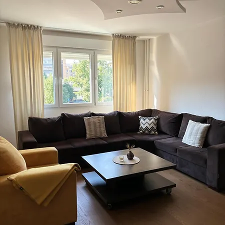 2a Apartment *