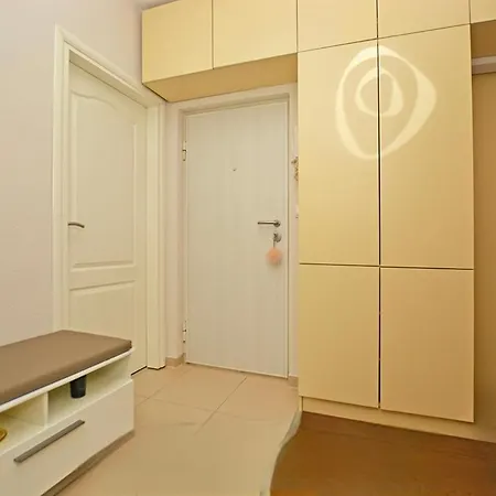 2a Apartment *