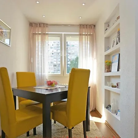 Apartament 2a *