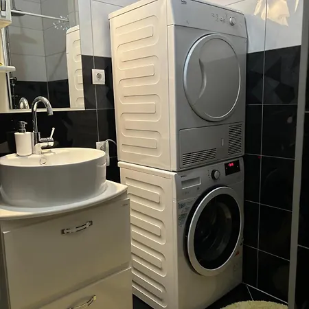 Apartament 2a *